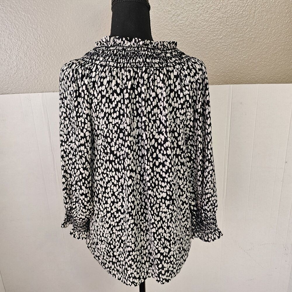 Talbots Long Sleeve Blouse Abstract Animal Print Sz Medium Ruffled Details V0446 - Picture 4 of 9